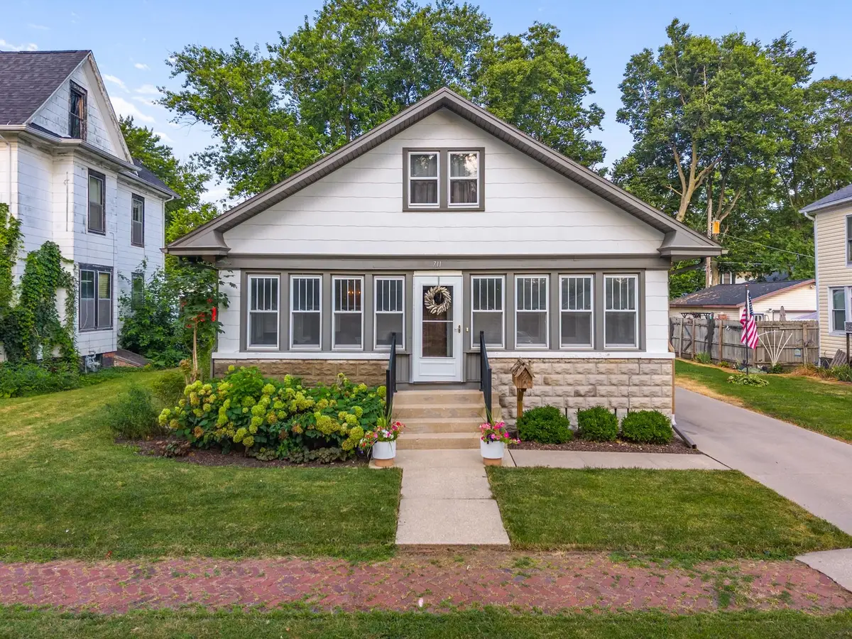 711 N Mill Street, Pontiac, IL 61764 - #1