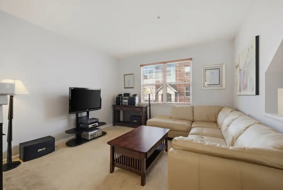 6132 Washington Court, Morton Grove, IL 60053 - #3