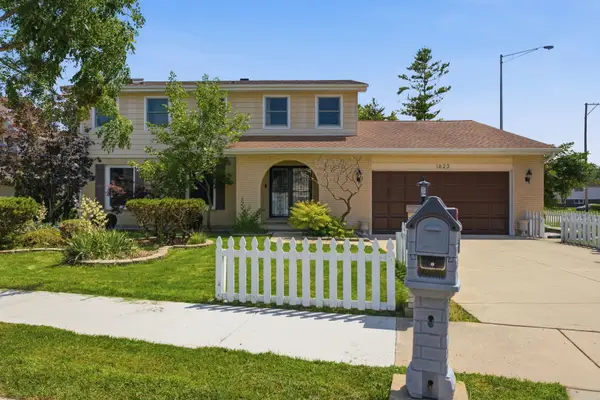 1623 W Bray Court, Arlington Heights, IL 60005