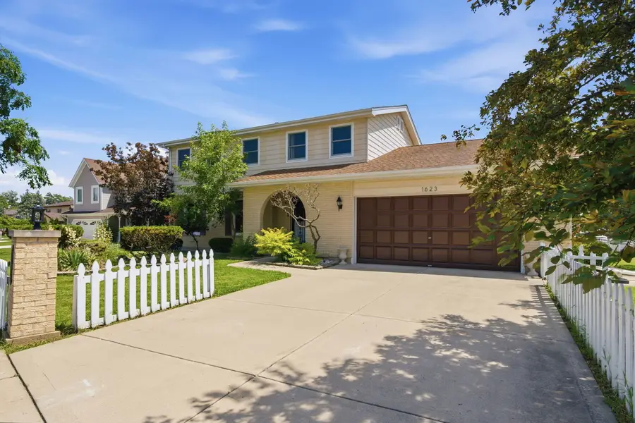 1623 W Bray Court, Arlington Heights, IL 60005 - #2