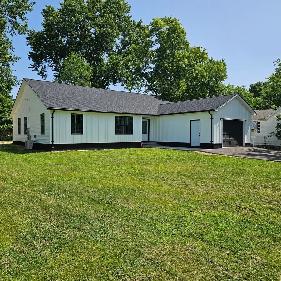 900 Oregon Street, Carterville, IL 62918 - #3