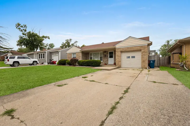 251 W 10th Street, Chicago Heights, IL 60411 - #2