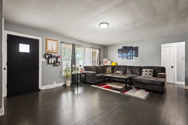 251 W 10th Street, Chicago Heights, IL 60411 - #3
