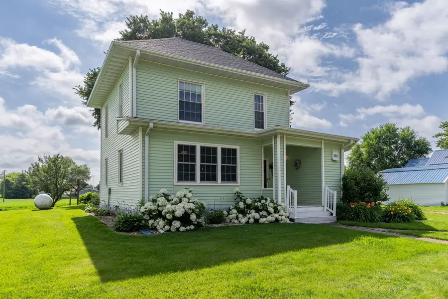316 N Washington Street, Wyoming, IA 52362 - #2