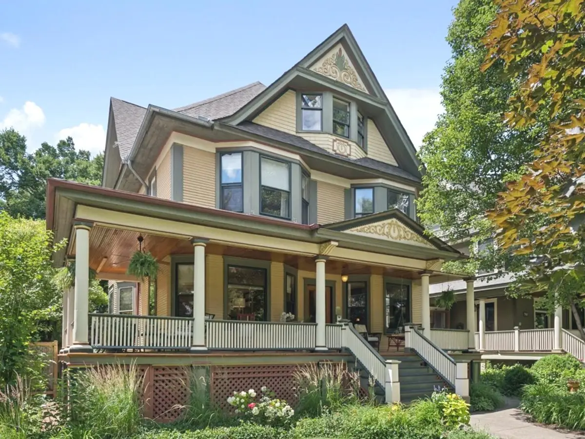 425 Clinton Avenue, Oak Park, IL 60302 - #1