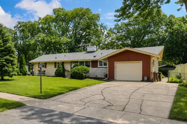 443 Glendale Road, Roselle, IL 60172
