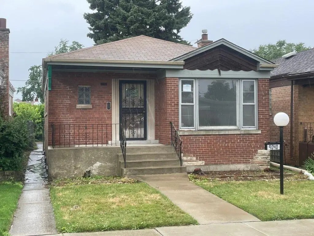 9040 S Oglesby Avenue, Chicago, IL 60617 - #1