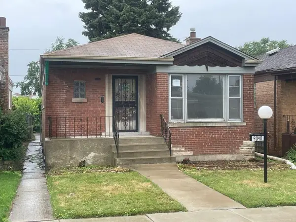 9040 S Oglesby Avenue, Chicago, IL 60617