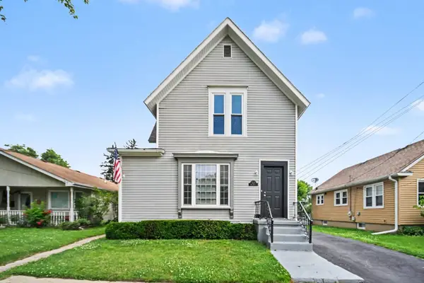 662 Bent Street, Elgin, IL 60120