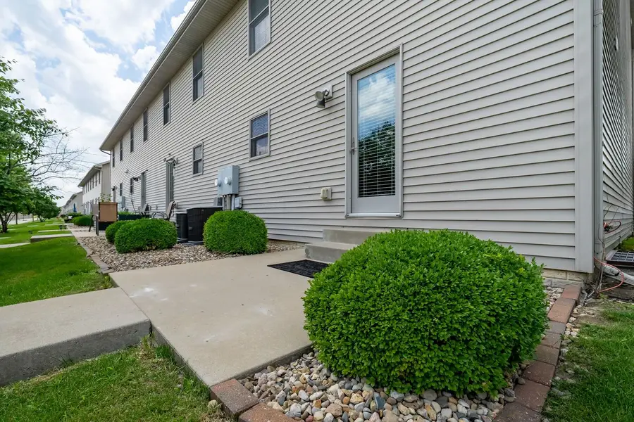 1818 Glenbridge Road, Bloomington, IL 61704 - #3