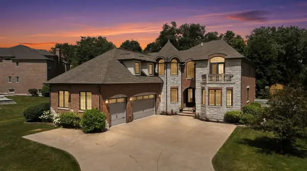 1736 Brian Grant Court, Downers Grove, IL 60516