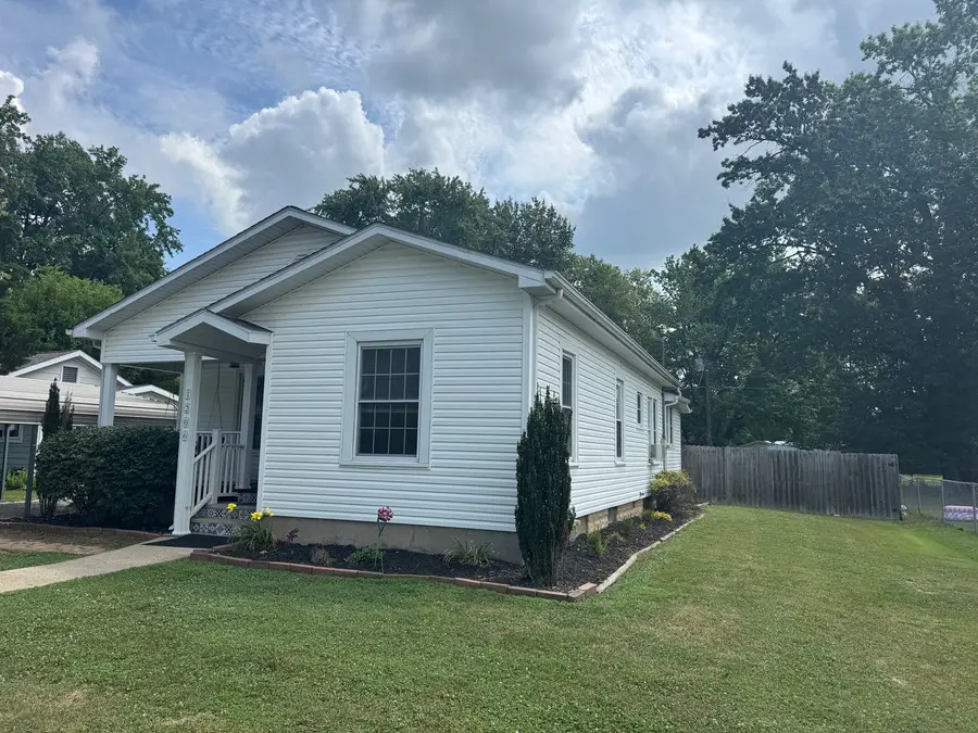 1206 S Commercial Street, Benton, IL 62812 - #2