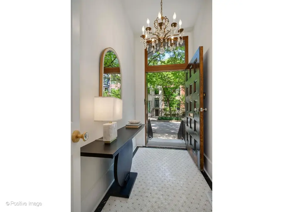 43 E Elm Street, Chicago, IL 60611 - #2