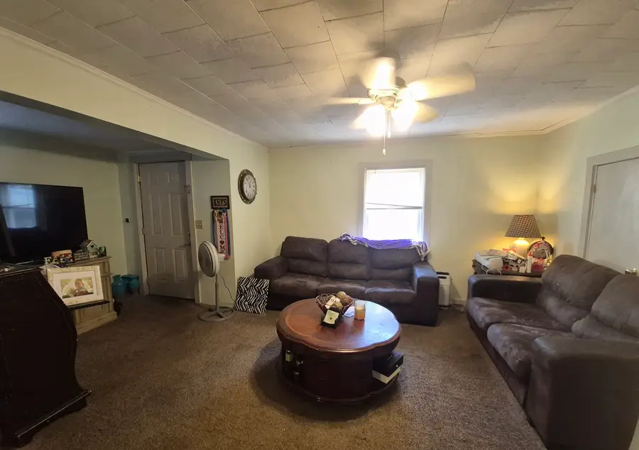 2313 Glenwood Avenue, Eldorado, IL 62930 - #3