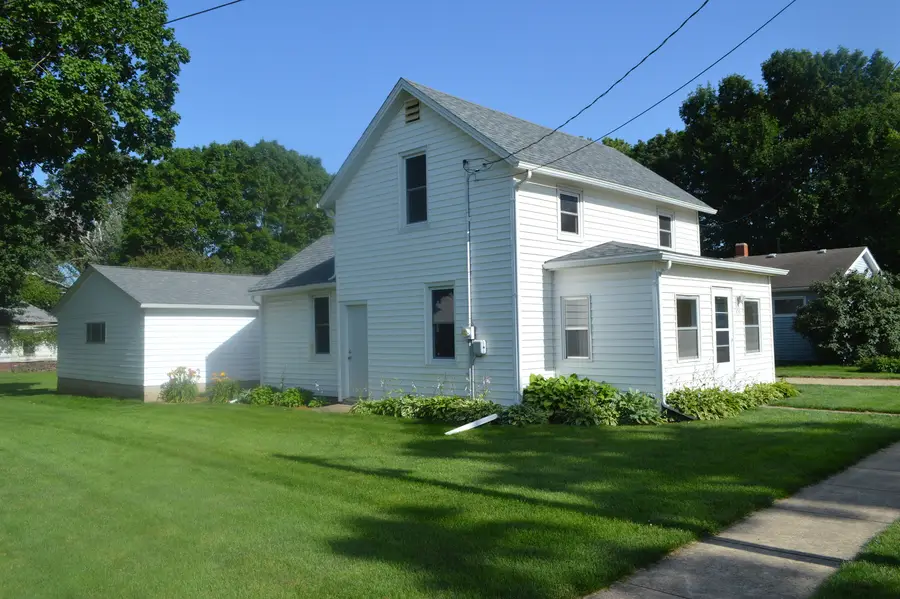 430 N Arch Street, Tiskilwa, IL 61368 - #3