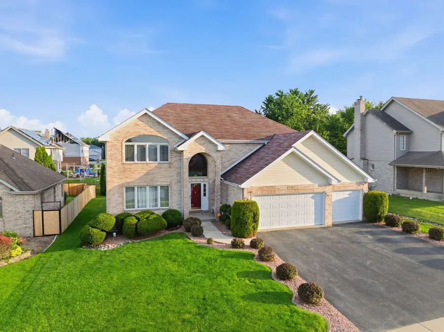 1249 W Parliament Street, Crete, IL 60417 - #3