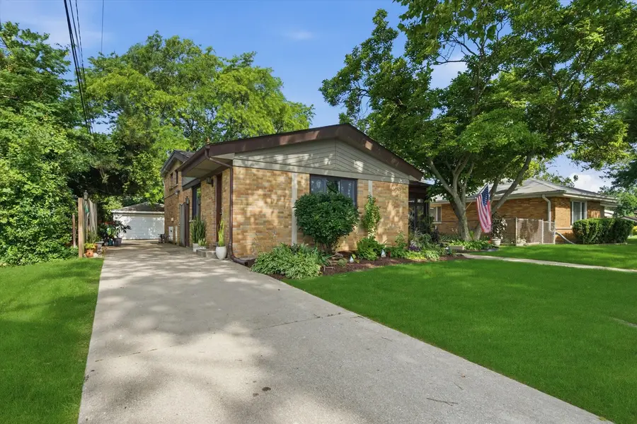 2455 Belleview Avenue, Westchester, IL 60154 - #3