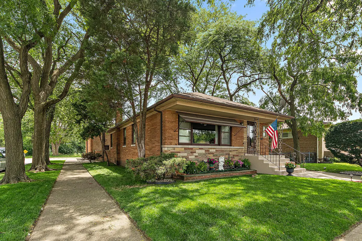 14401 S Hoxie Avenue, Burnham, IL 60633 - #1