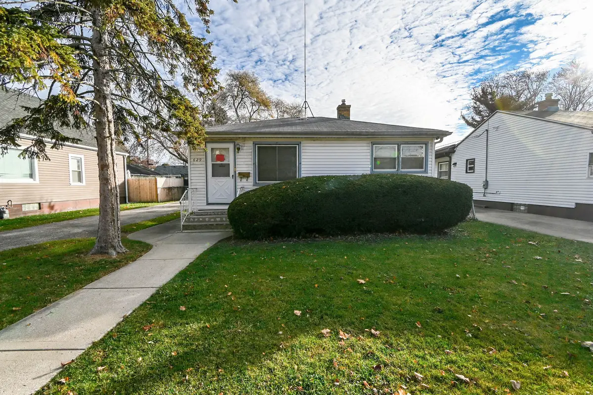 629 S Fulton Avenue, Waukegan, IL 60085 - #1