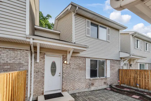 18 Woodsorrel Place, Woodridge, IL 60517