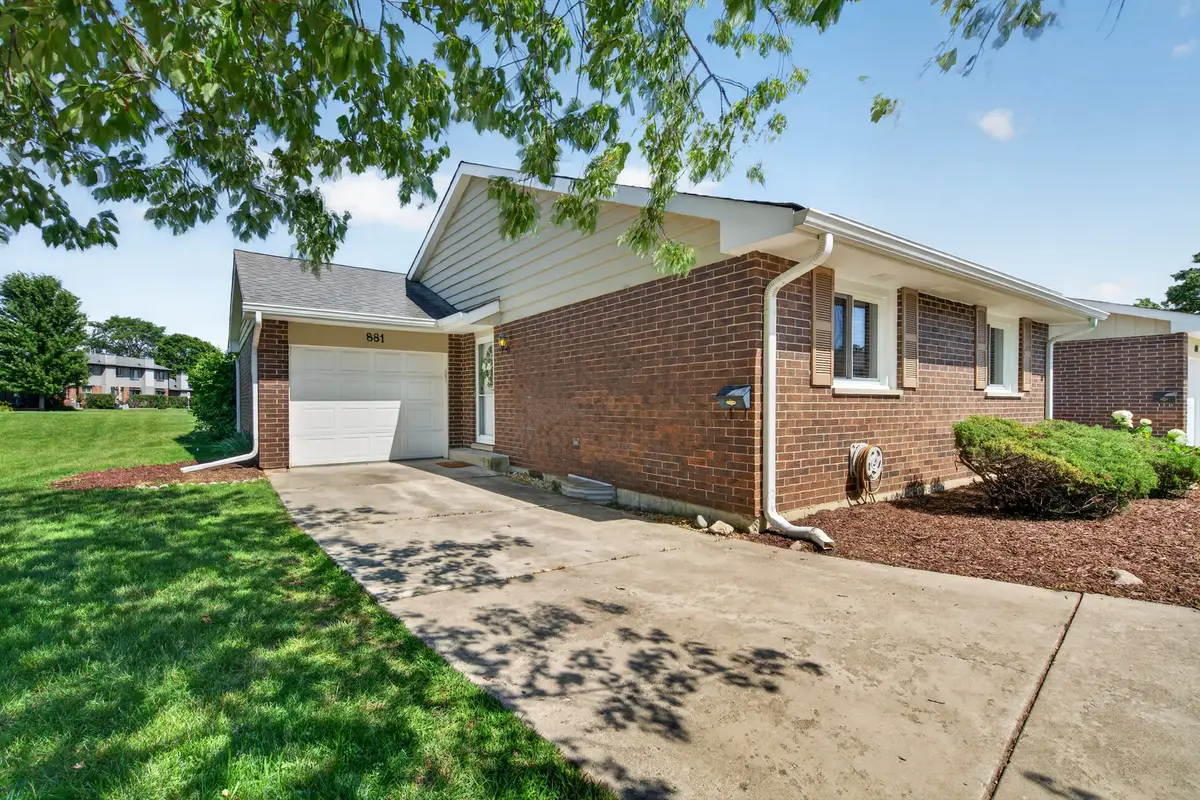 881 Heatherbrook Court, Wheaton, IL 60189 - #1