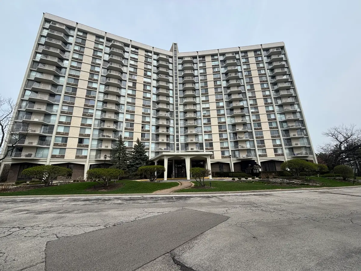 40 N Tower Road #10M, Oak Brook, IL 60523 - #1