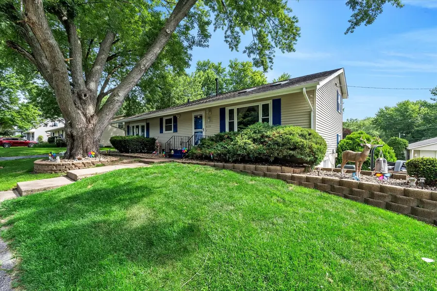 919 Colony Drive, Davenport, IA 52806 - #3