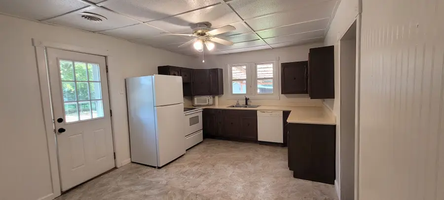 211 S 11th Street, Nason, IL 62816 - #2