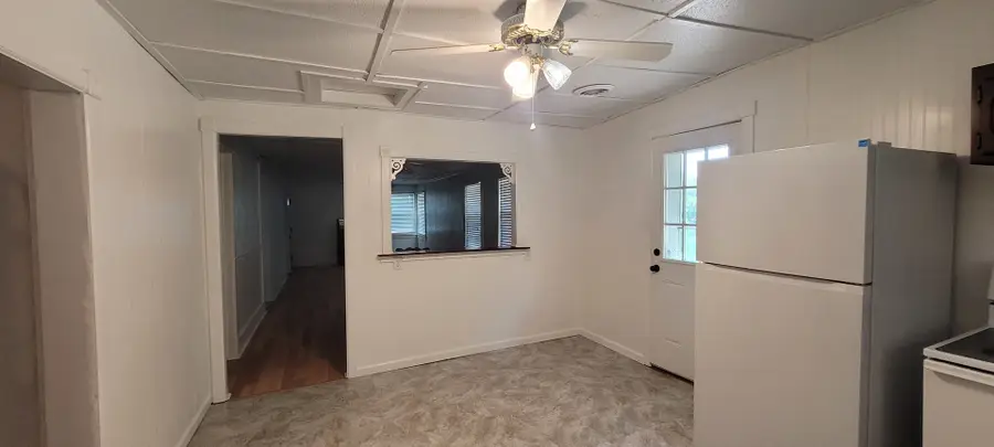 211 S 11th Street, Nason, IL 62816 - #3