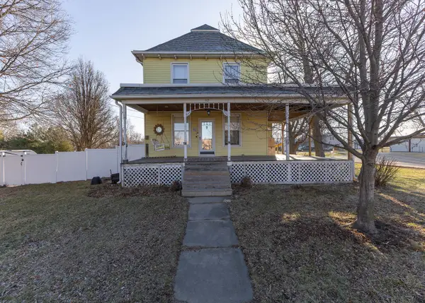 112 S State Street, Atkinson, IL 61235