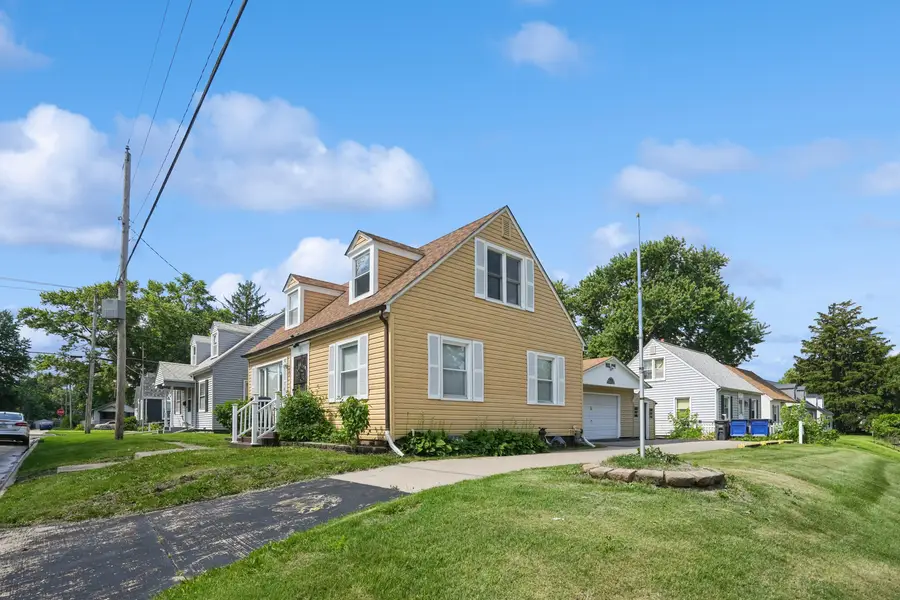 1128 28th Street, Bettendorf, IA 52722 - #2