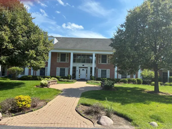 112 Carriage Way Drive #204A, Burr Ridge, IL 60527
