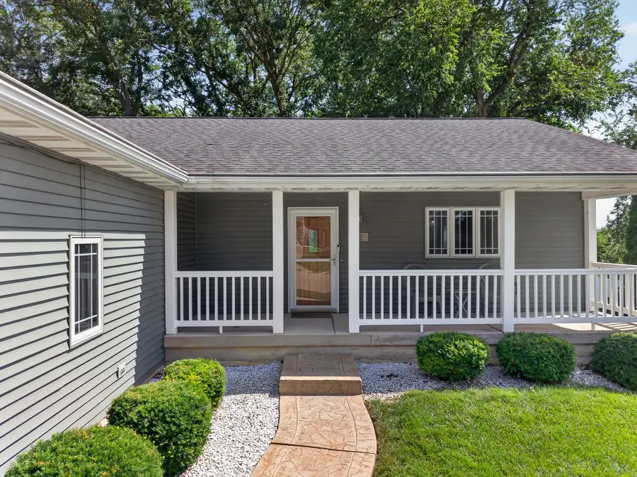 303 Hillside Avenue, Ottawa, IL 61350 - #2