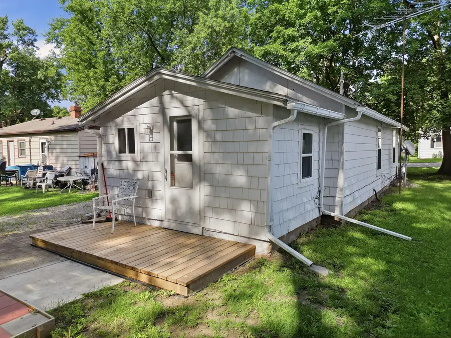 919 Sheridan Avenue, Dixon, IL 61021 - #2