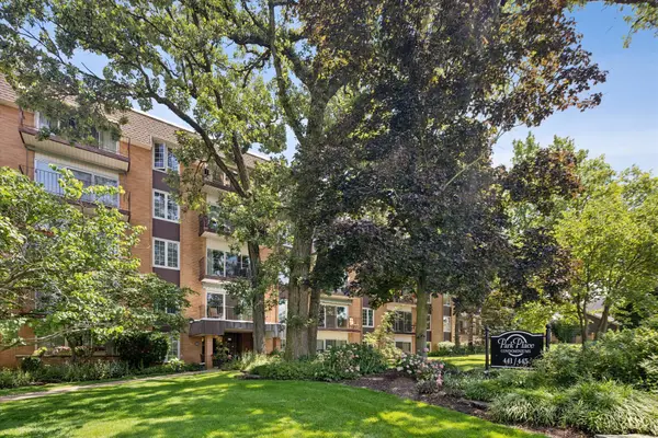 441 N Park Boulevard #4I, Glen Ellyn, IL 60137