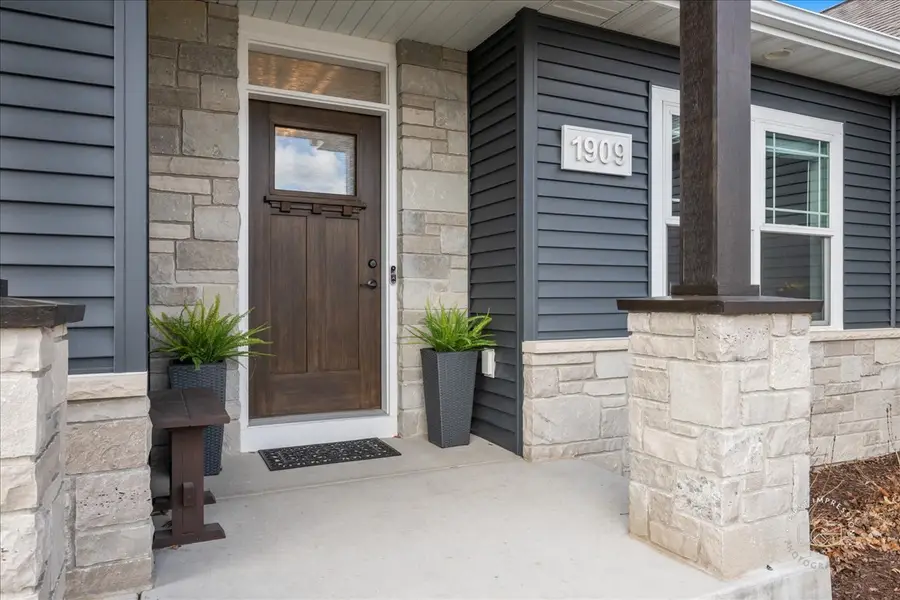 1909 Constitution Street, Sycamore, IL 60178 - #2