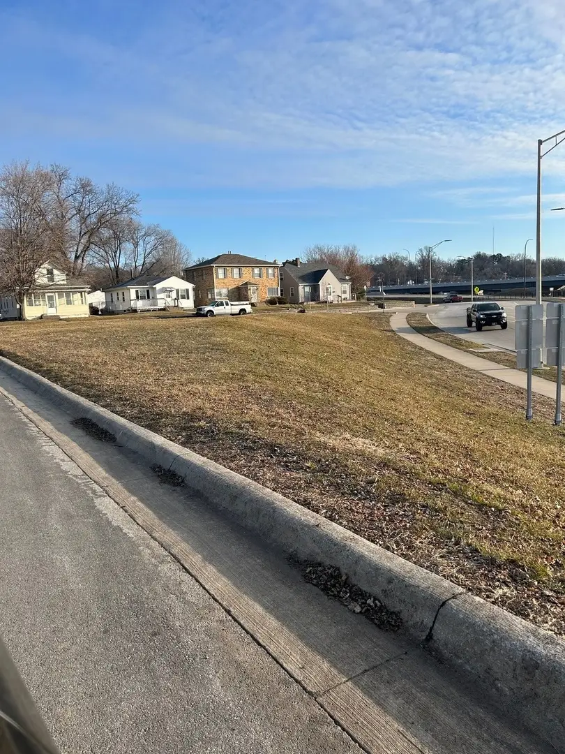 433 12th Street, Bettendorf, IA 52722 - #3