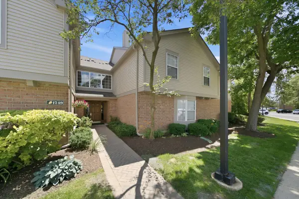 1749 Eastwood Court #6, Schaumburg, IL 60195