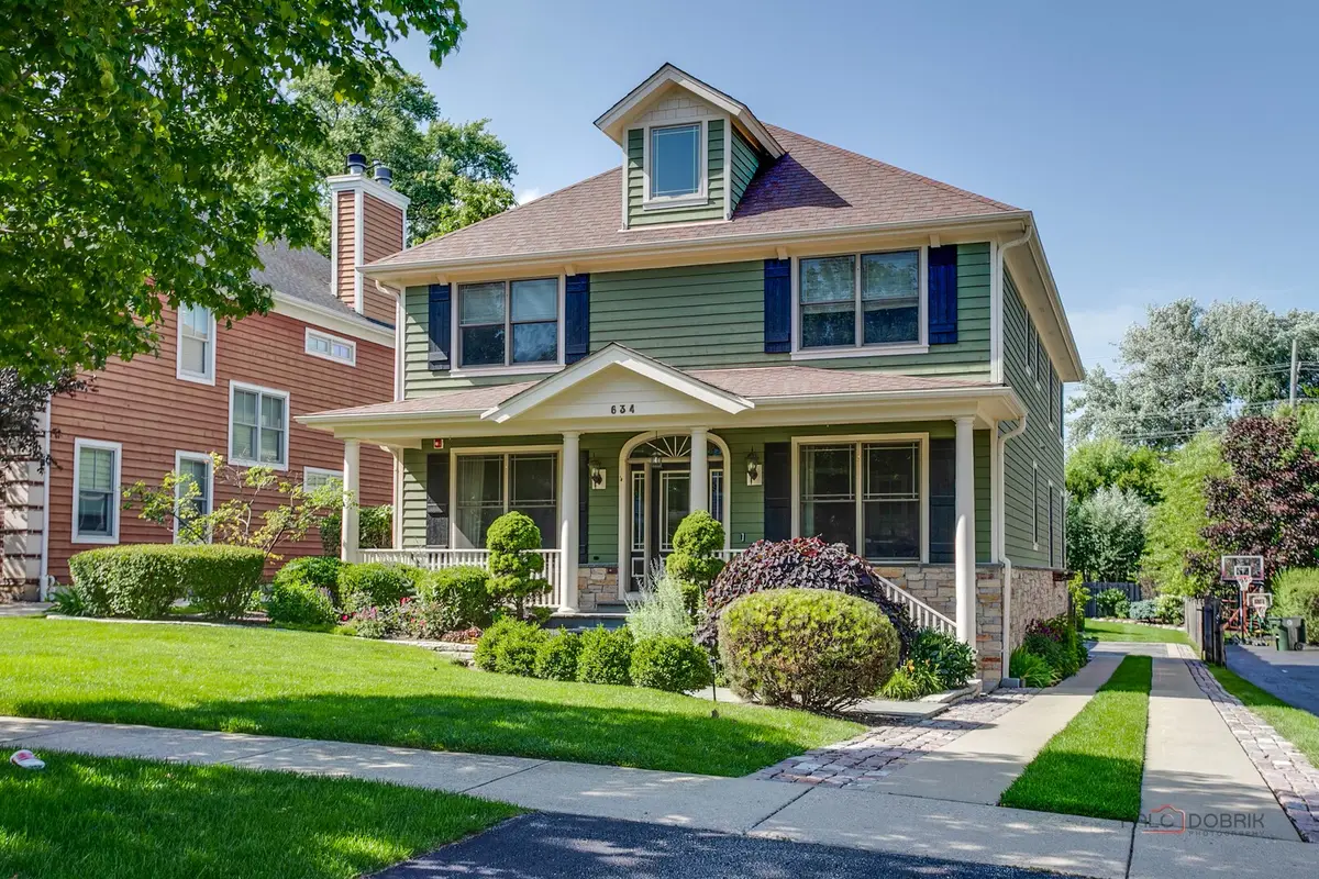 634 E Sunnyside Avenue, Libertyville, IL 60048 - #1
