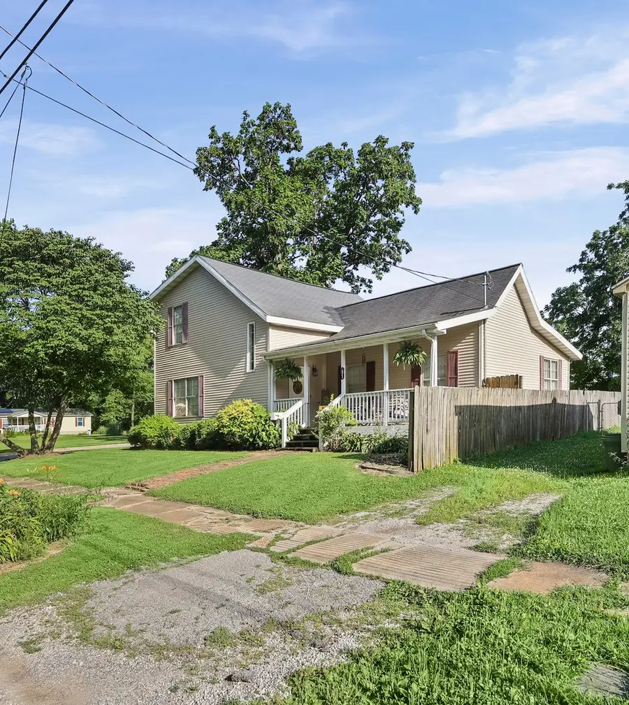 523 E Mitchell Street, Salem, IL 62881 - #2