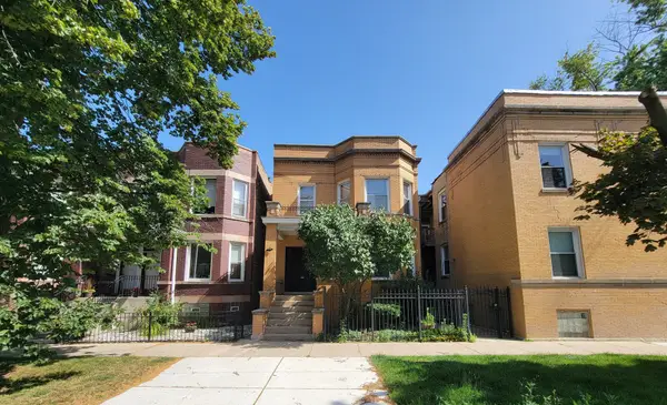 2302 W Addison Street, Chicago, IL 60618