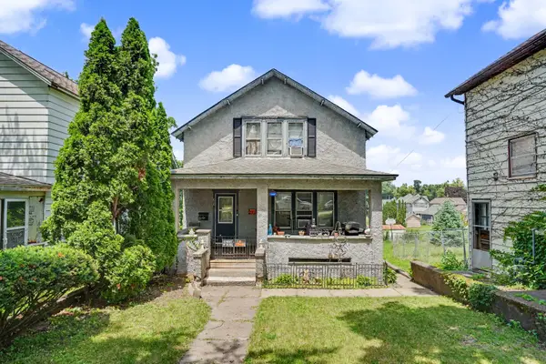 626 8th Avenue S, Clinton, IA 52732