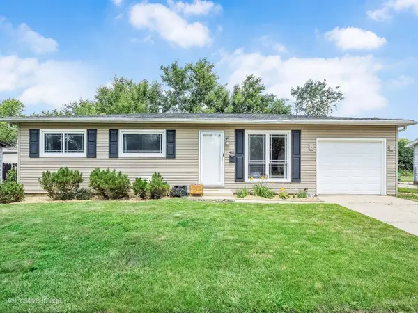 422 Walnut Drive, Streamwood, IL 60107