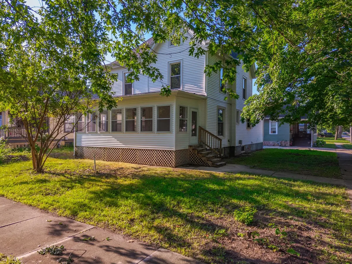 522 W Grove Street, Pontiac, IL 61764 - #1