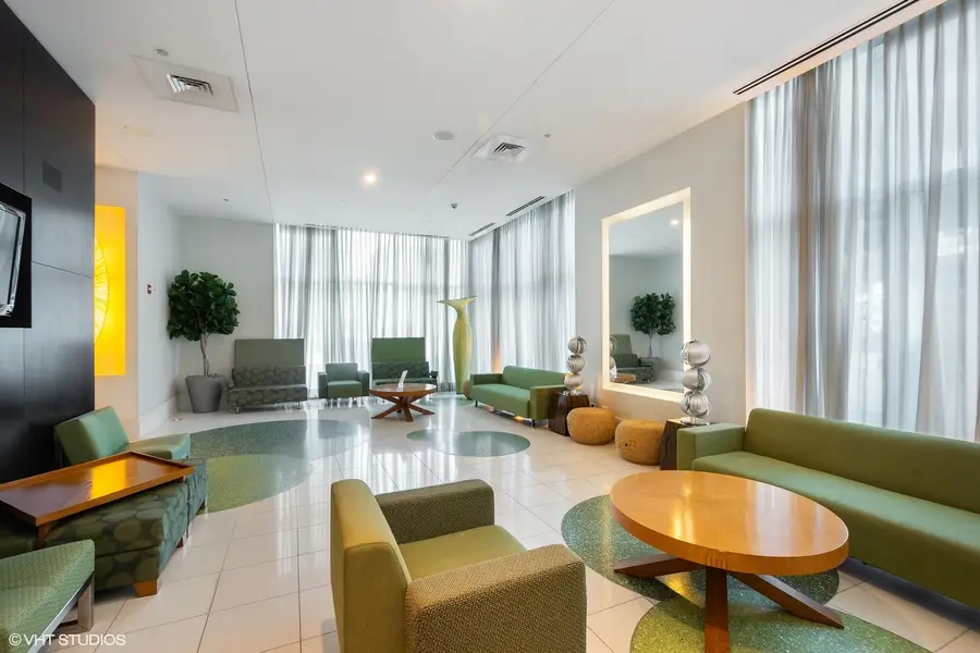 Address Withheld By Seller, Chicago, IL 60607 - #3