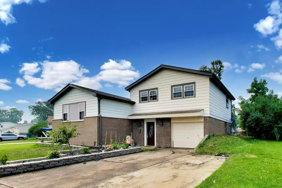 9007 W 92nd Street, Hickory Hills, IL 60457 - #3