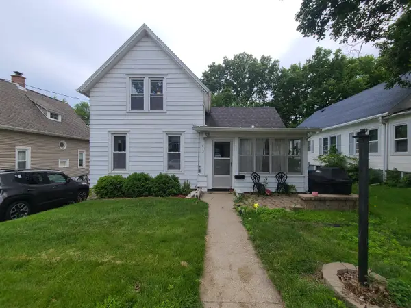 513 Crawford Avenue, Dixon, IL 61021