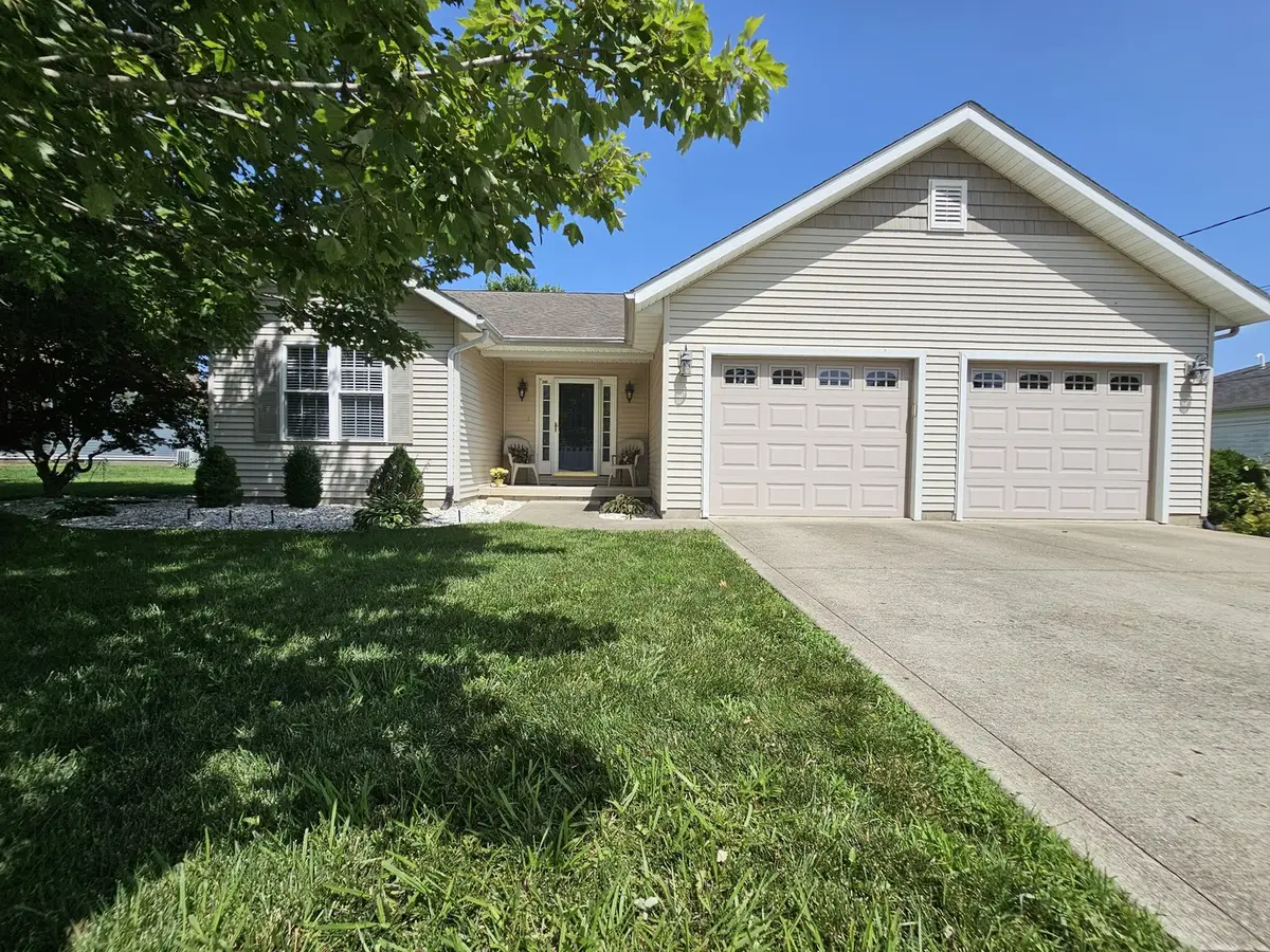 404 W Beacon Court, Mount Vernon, IL 62864 - #1