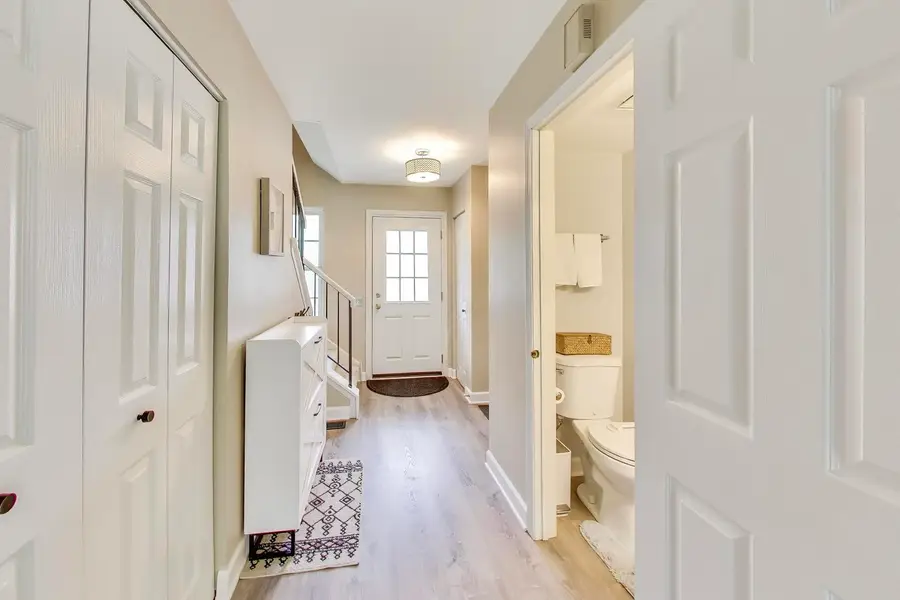 2 Chaucer Lane #B, Streamwood, IL 60107 - #2