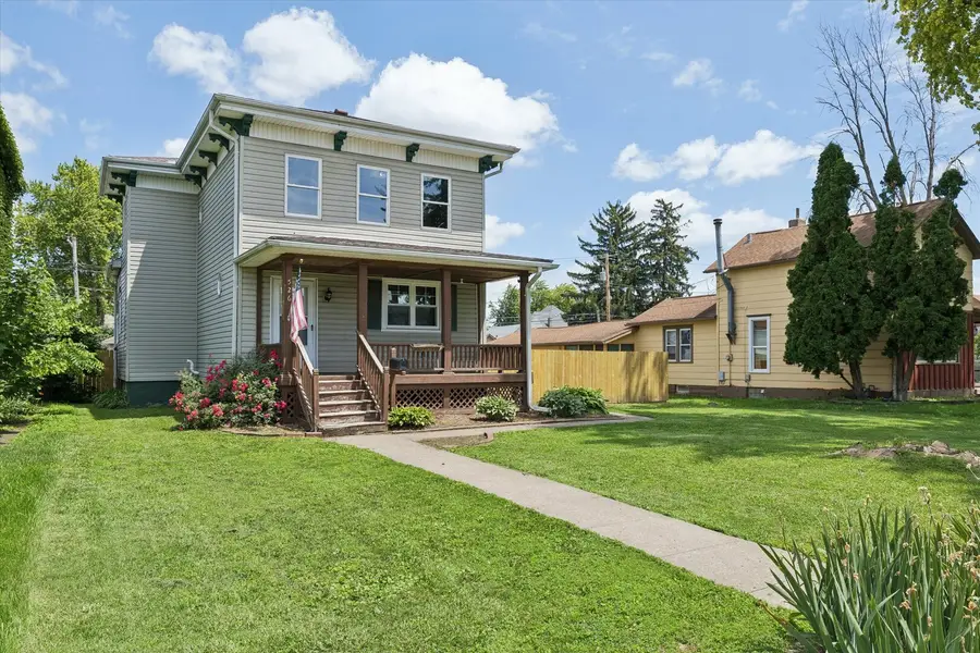 526 4th Avenue S, Clinton, IA 52732 - #2